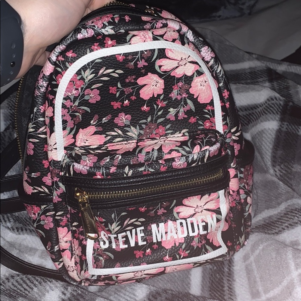 Steve Madden Bbailey mini book bag purse